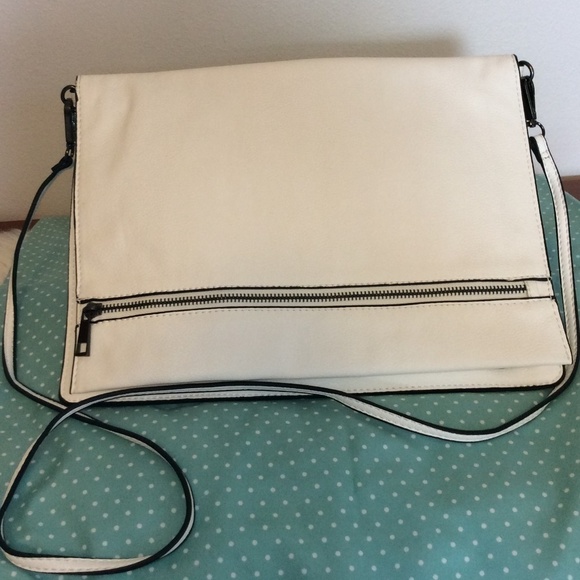 Parfois Handbags - NWOT Parfois White Large Envelope Crossbody Bag